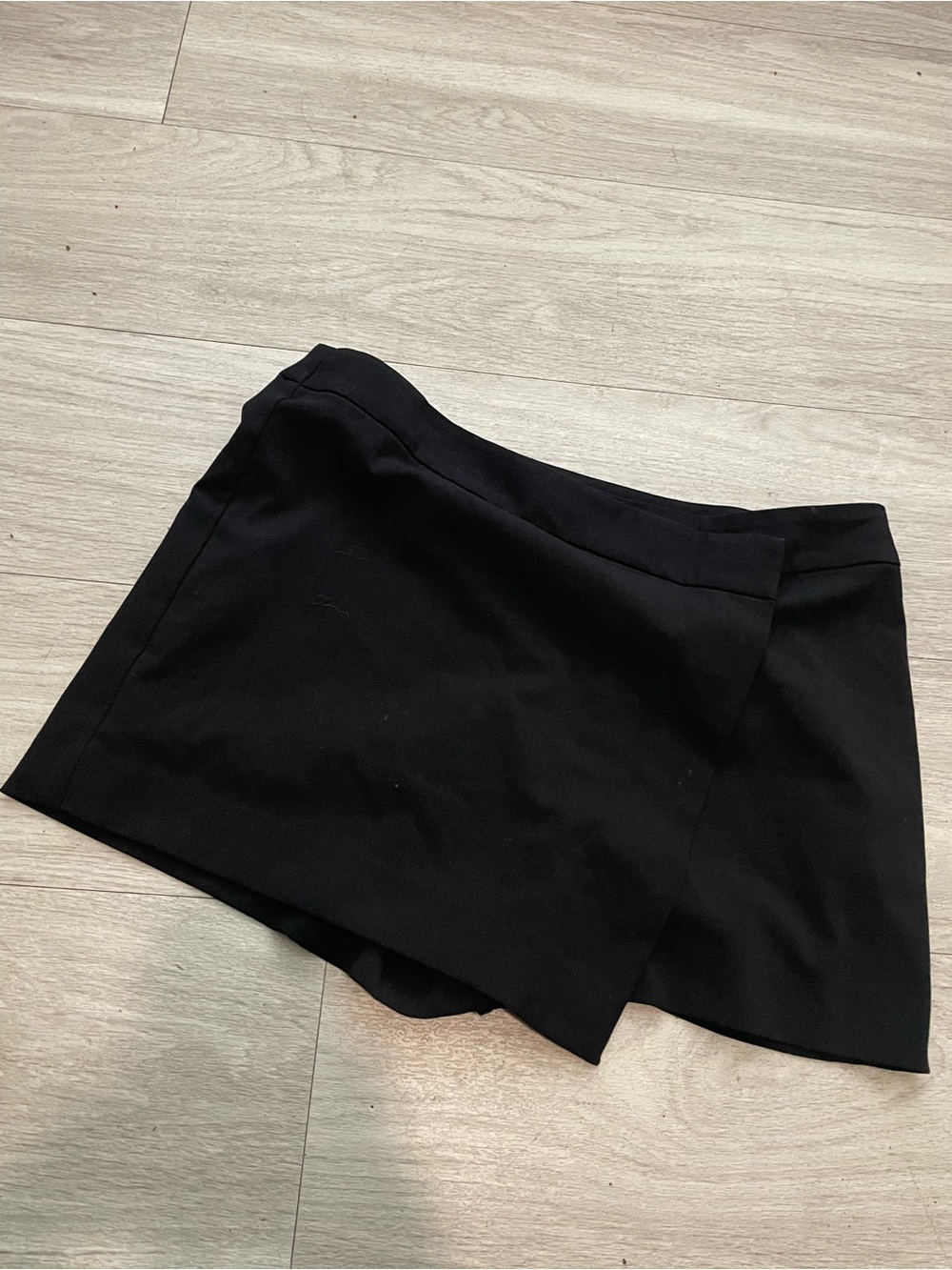 Leith Black Wrap Skort